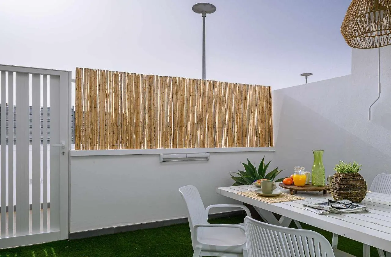 Monstera Vivienda Vacacional de Lujo a 500m de Playa Dorada WIFI RÁPIDO Playa Blanca  España